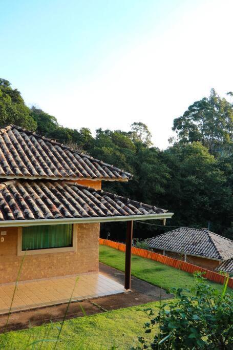 Recanto Dos Beija Flores, Chale Lantana B Monte Alegre do Sul Esterno foto